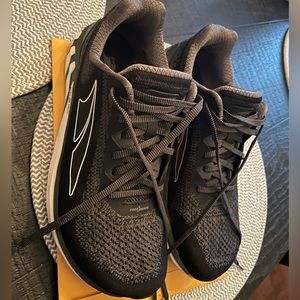 Altra Torin 4 Plush Men’s Size 9.5